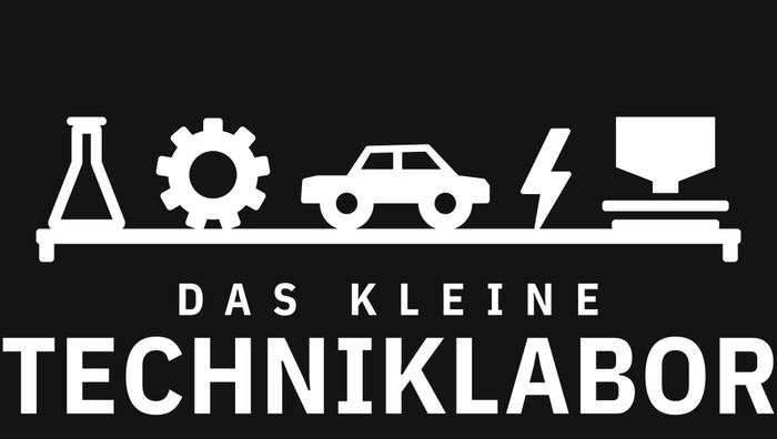 Querformatige Marke: fünf Werkzeugsymbole auf einer Schiene — Kolben, Zahnrad, Auto, Blitz und ein Druckkopf über einer Platte — darunter der zweizeilige Schriftzug