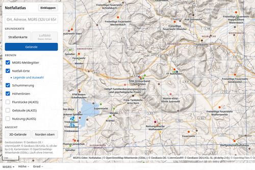 Kartenansicht des Offline-Atlas mit Geländeschummerung und Ebenenauswahl